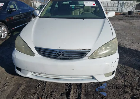 2006 Toyota Camry Le z USA, uszkodzony, nr VIN 4T1BF30K46U630403